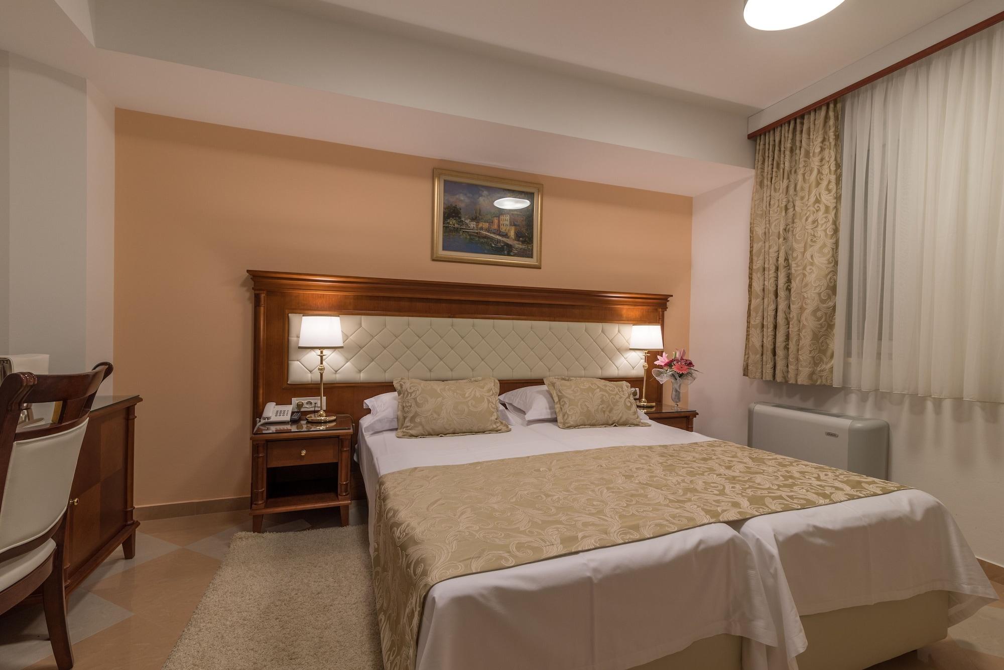 Hotel Trogir Palace ภายนอก รูปภาพ