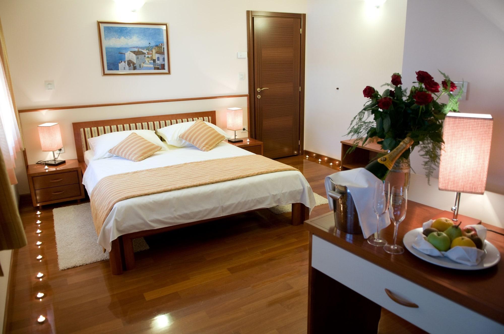 Hotel Trogir Palace ภายนอก รูปภาพ