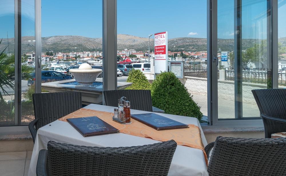 Hotel Trogir Palace ภายนอก รูปภาพ