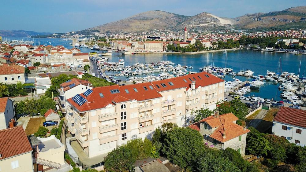 Hotel Trogir Palace ภายนอก รูปภาพ