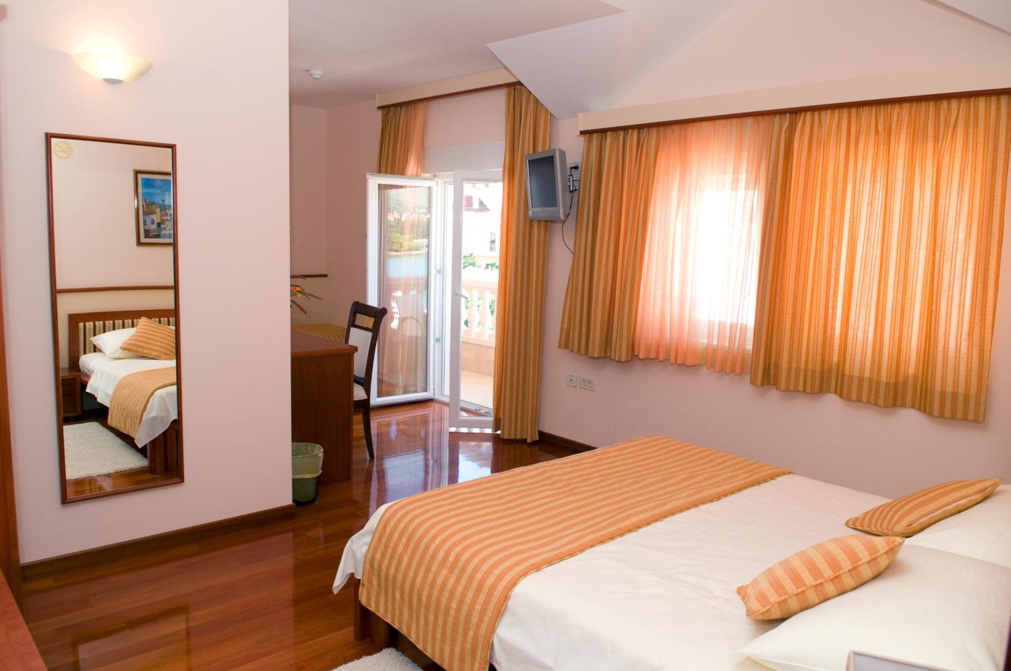 Hotel Trogir Palace ภายนอก รูปภาพ