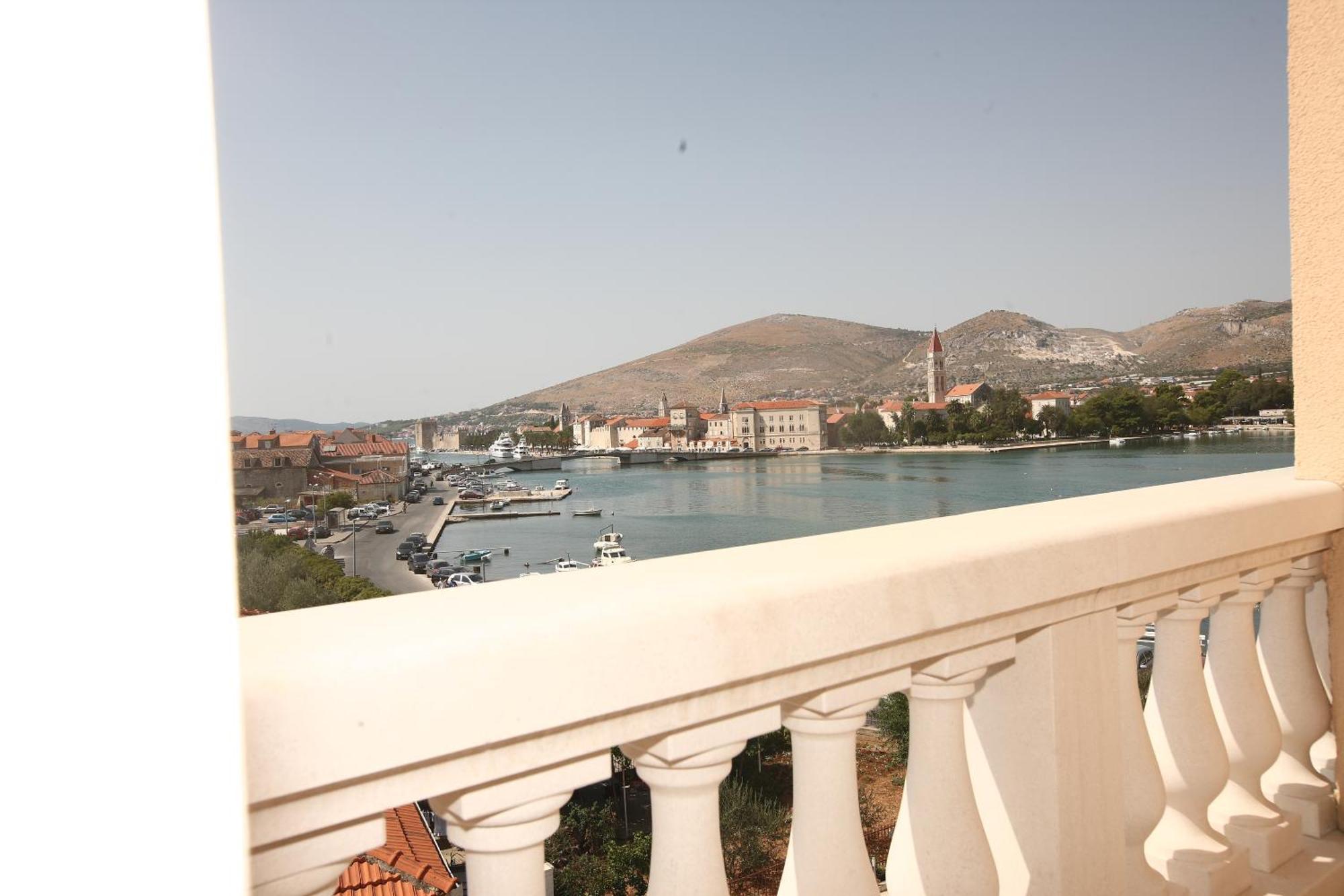 Hotel Trogir Palace ภายนอก รูปภาพ