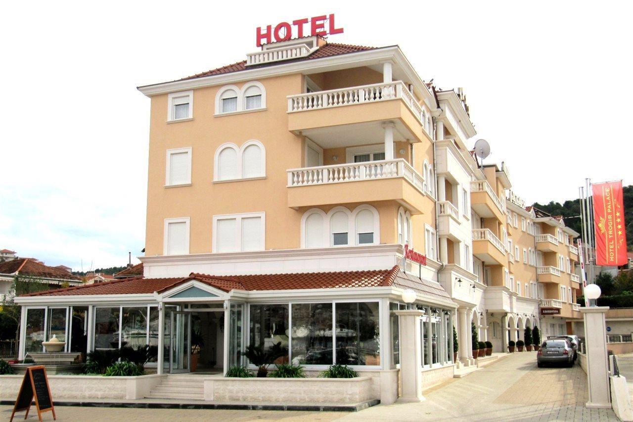 Hotel Trogir Palace ภายนอก รูปภาพ