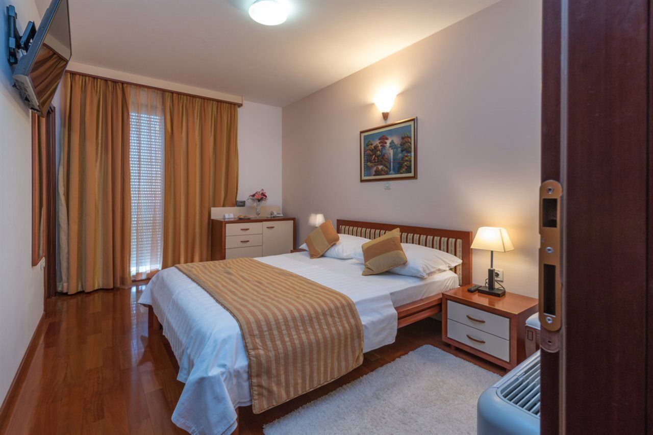 Hotel Trogir Palace ภายนอก รูปภาพ